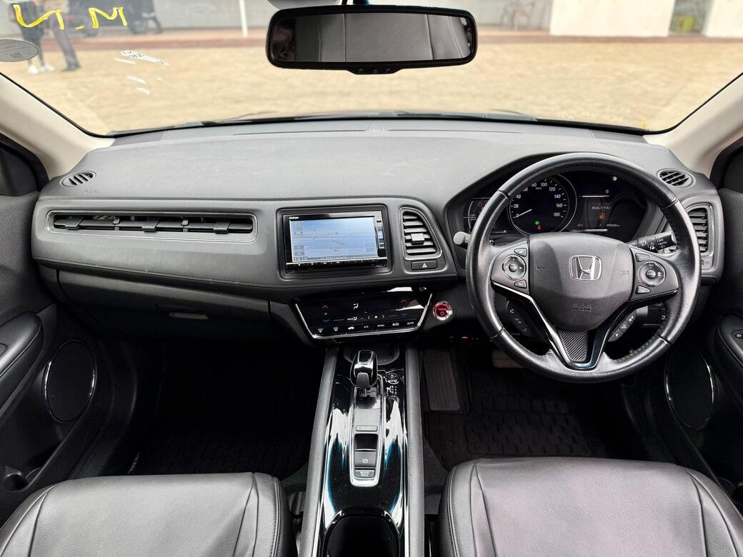 HONDA VEZEL HYBRID thumbnail 6