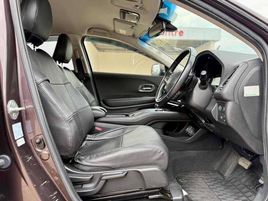 HONDA VEZEL HYBRID thumbnail 5
