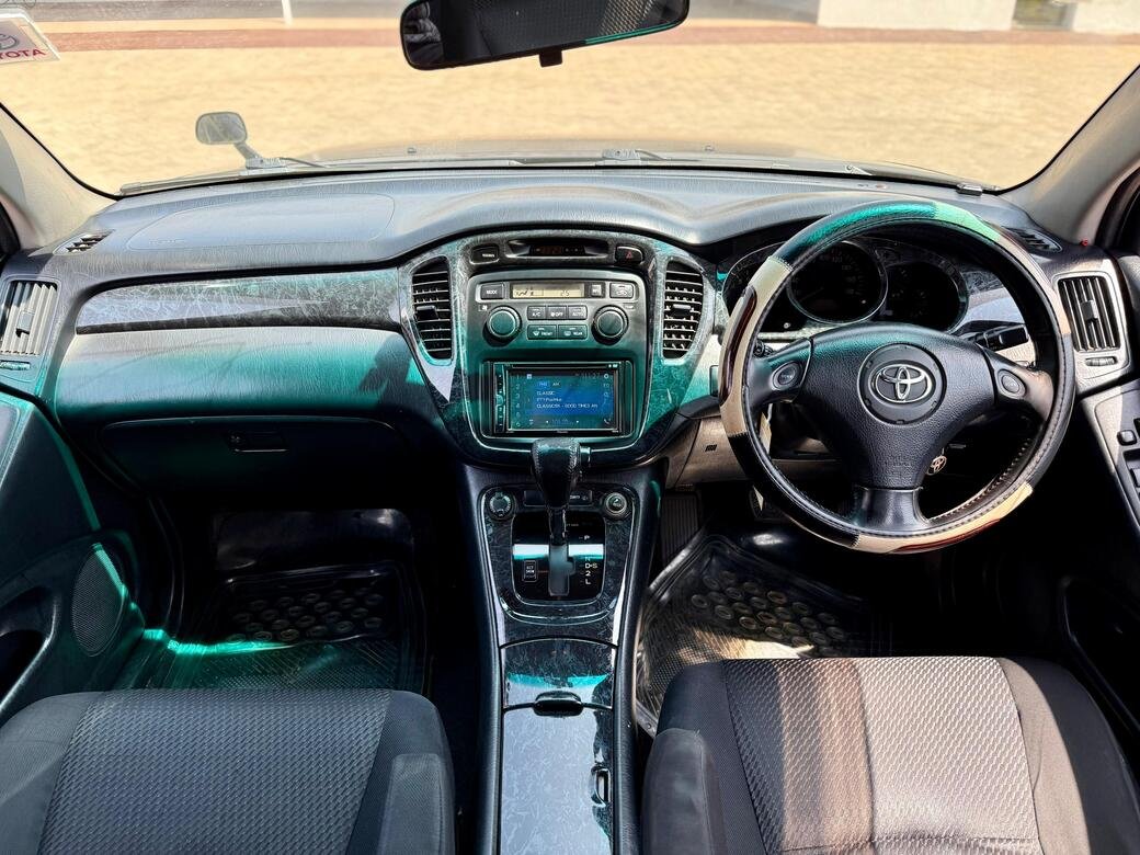 TOYOTA KLUGER V 2.4S thumbnail 6