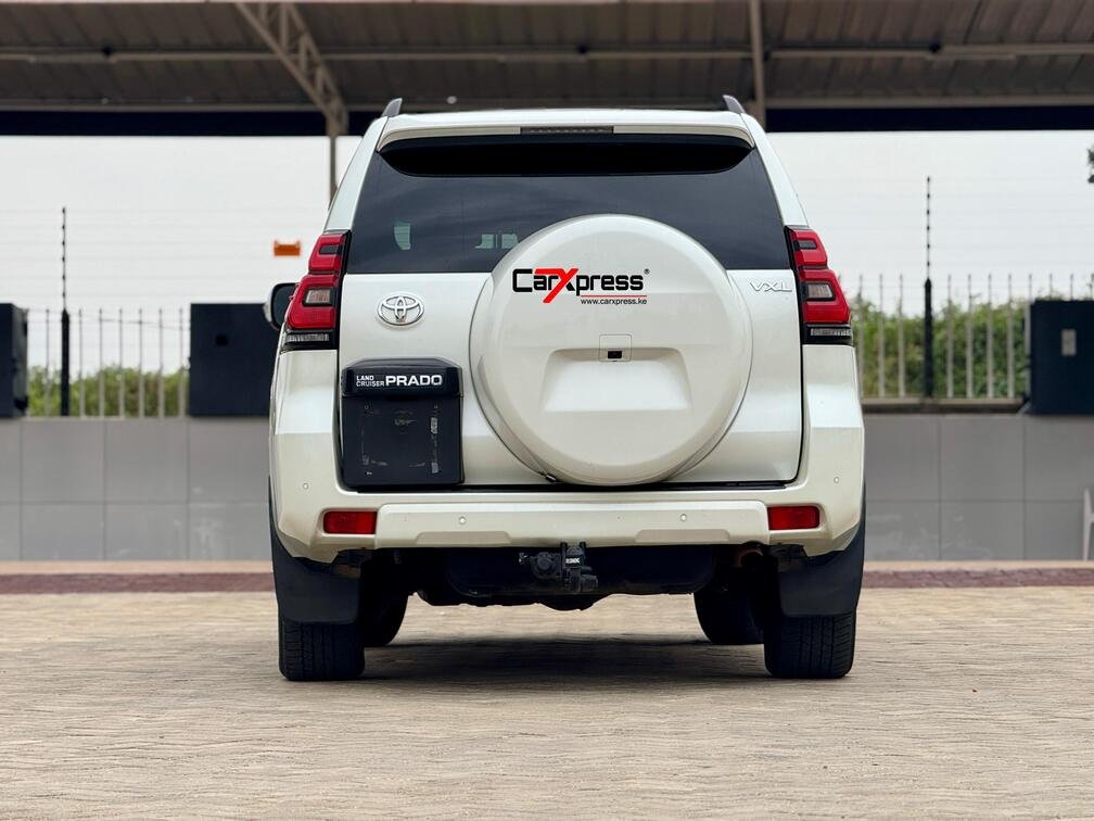 TOYOTA LAND CRUISER PRADO VXL thumbnail 4